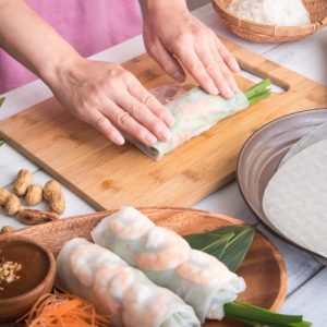 How to roll rice wrap